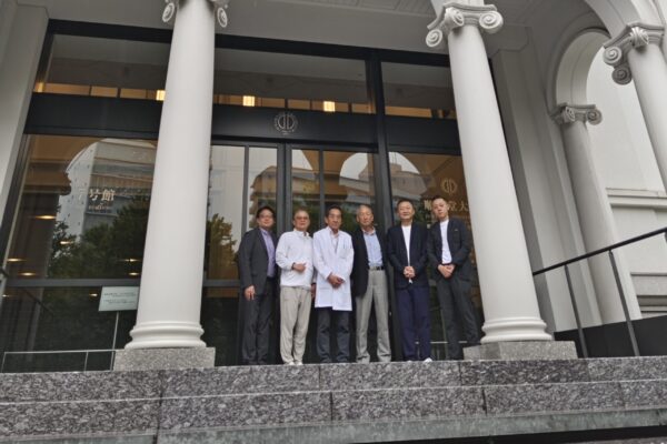 6e98b87f9a9cdf5f5aad6f76036a1ccf